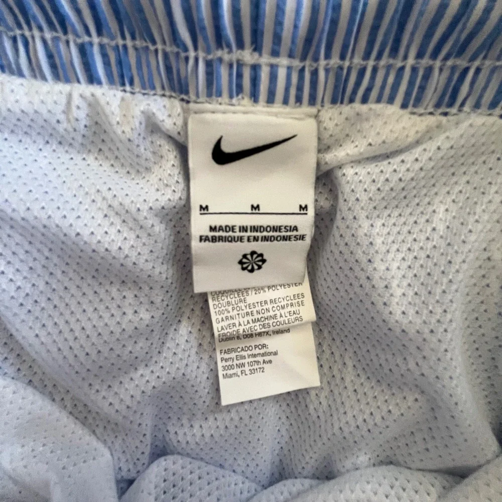 Nike Swim Trunks Mens Medium Blue White Seersucker Striped NWT Beach Summer 5in